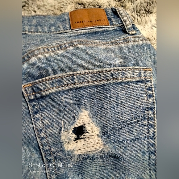 American Eagle Distressed Jeans - Picture 9 of 9